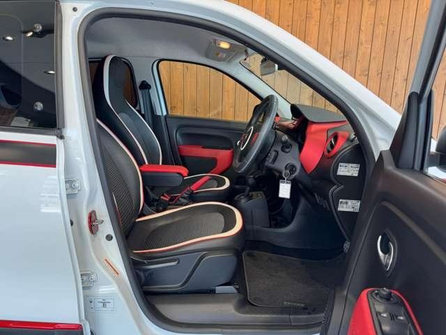 トゥインゴ パックスポール　50台限定車