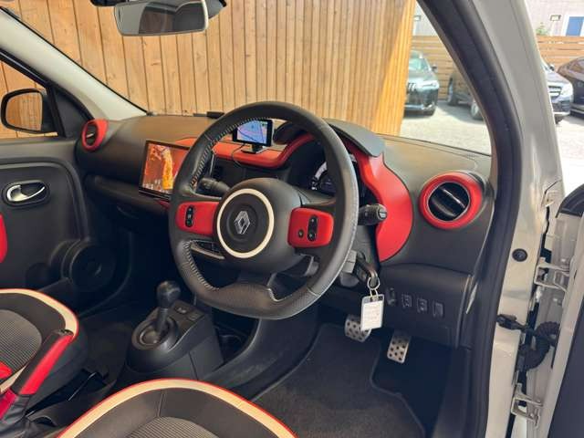 トゥインゴ パックスポール　50台限定車