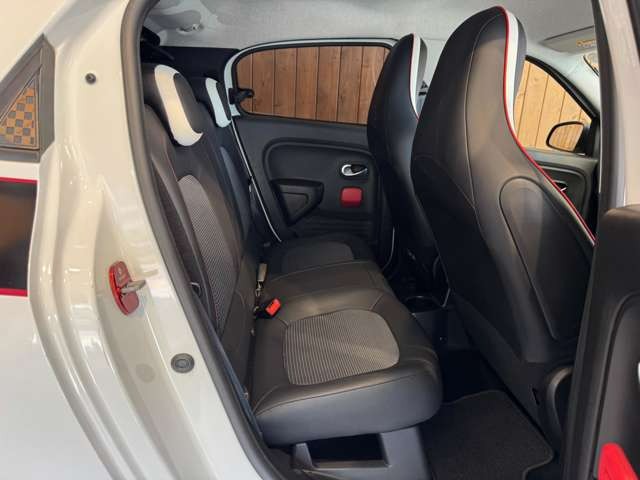 トゥインゴ パックスポール　50台限定車