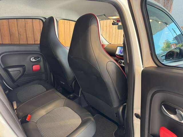 トゥインゴ パックスポール　50台限定車