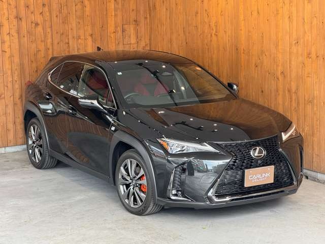 UX 300h Fスポーツ