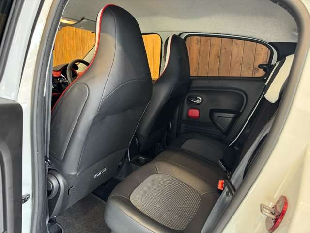 トゥインゴ パックスポール　50台限定車