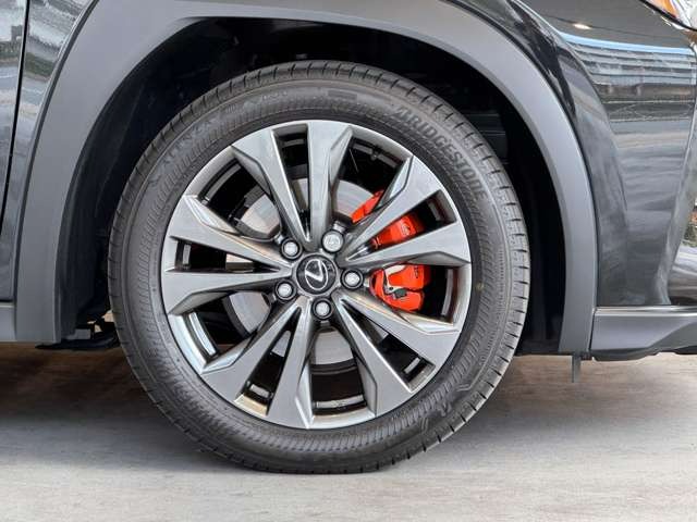 UX 300h Fスポーツ