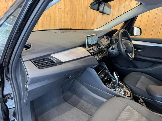 2シリーズアクティブツアラー 218i DCT