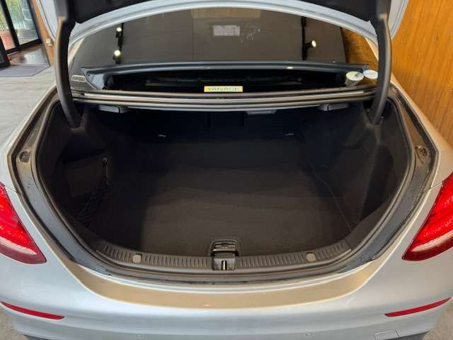 Eクラス E200 アバンギャルド スポーツ