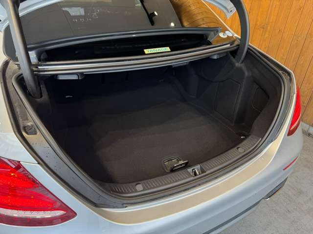 Eクラス E200 アバンギャルド スポーツ