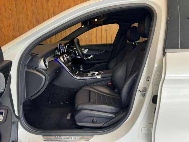 Cクラス C200 ローレウス エディション (BSG搭載モデル) 