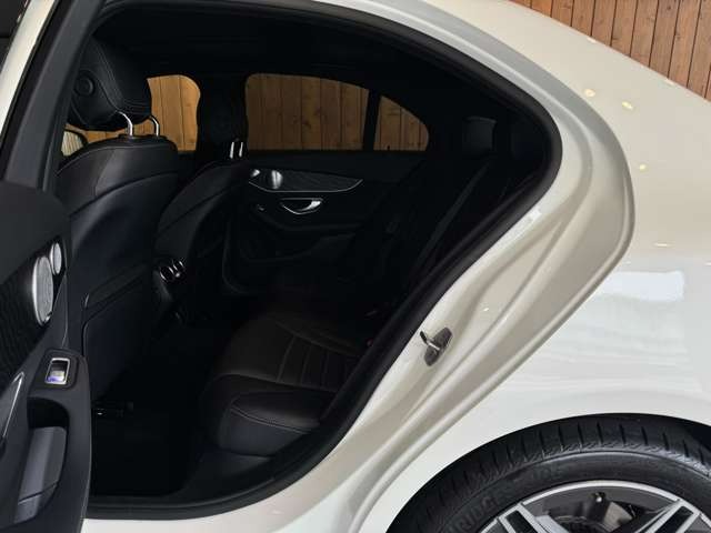 Cクラス C200 ローレウス エディション (BSG搭載モデル) 