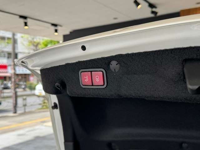 Cクラス C200 ローレウス エディション (BSG搭載モデル) 