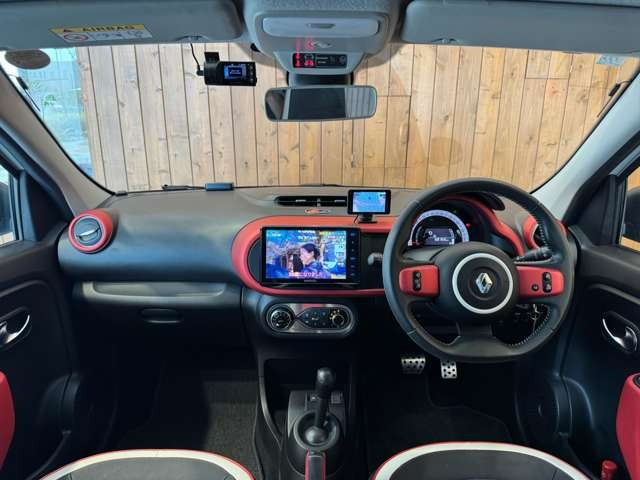 トゥインゴ パックスポール　50台限定車