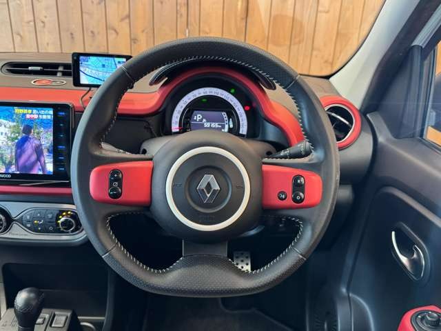 トゥインゴ パックスポール　50台限定車