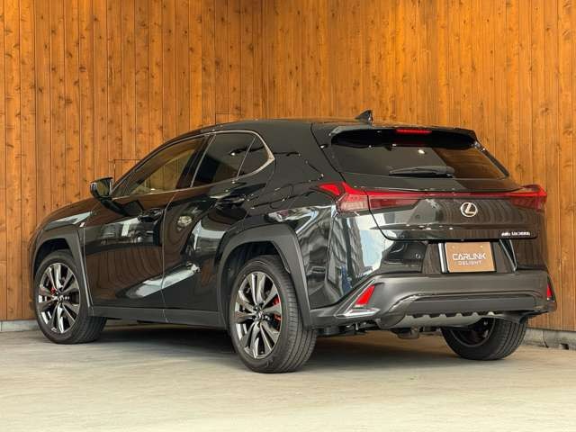 UX 300h Fスポーツ