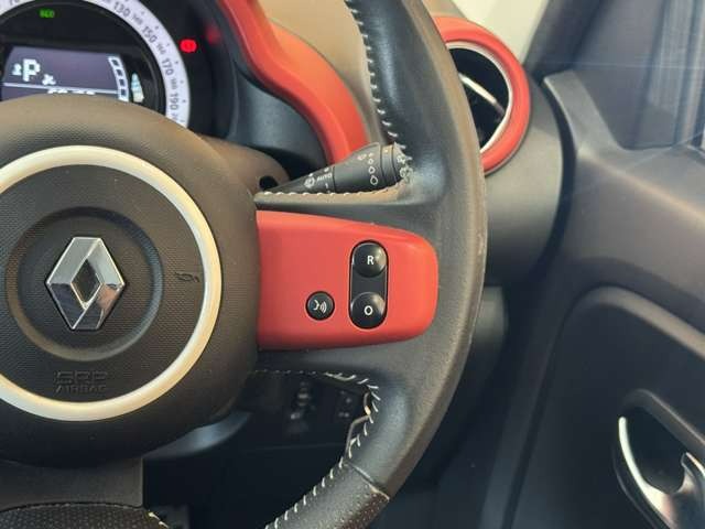 トゥインゴ パックスポール　50台限定車