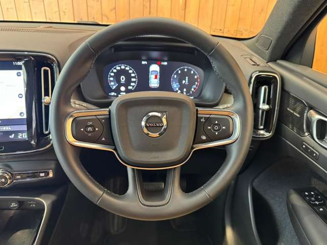 XC40 B4 AWD インスクリプション