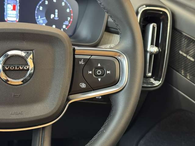 XC40 B4 AWD インスクリプション