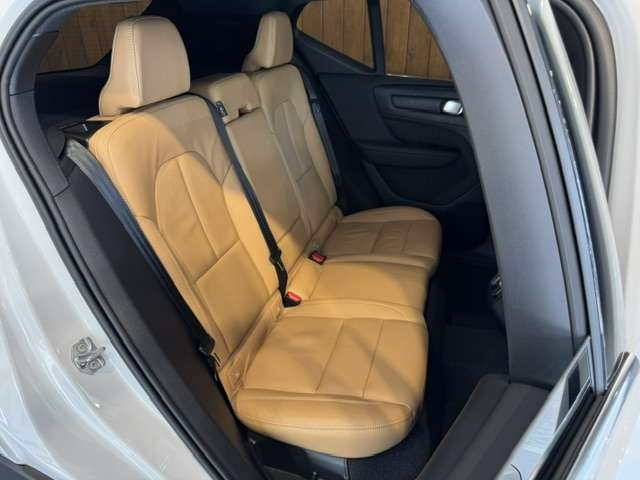XC40 B4 AWD インスクリプション
