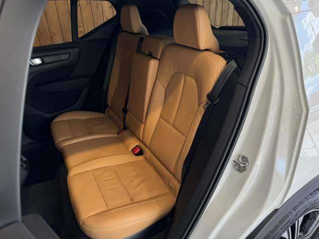 XC40 B4 AWD インスクリプション
