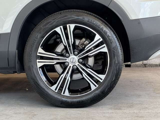 XC40 B4 AWD インスクリプション