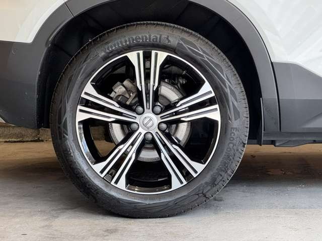 XC40 B4 AWD インスクリプション