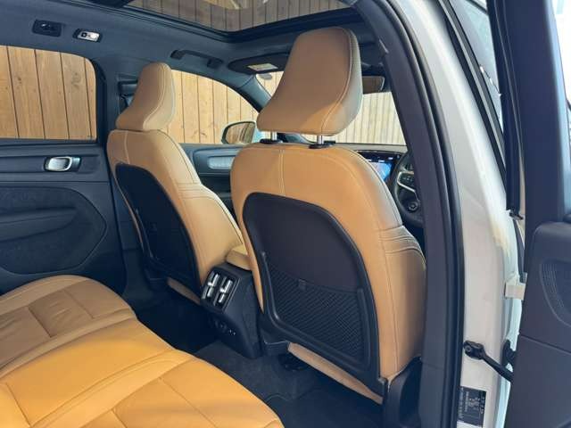 XC40 B4 AWD インスクリプション