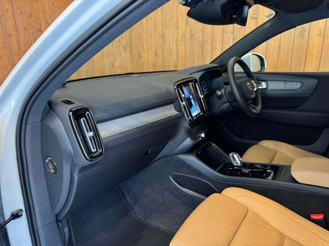 XC40 B4 AWD インスクリプション