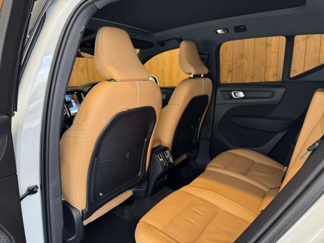 XC40 B4 AWD インスクリプション