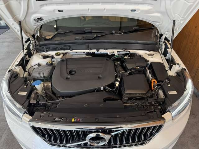 XC40 B4 AWD インスクリプション