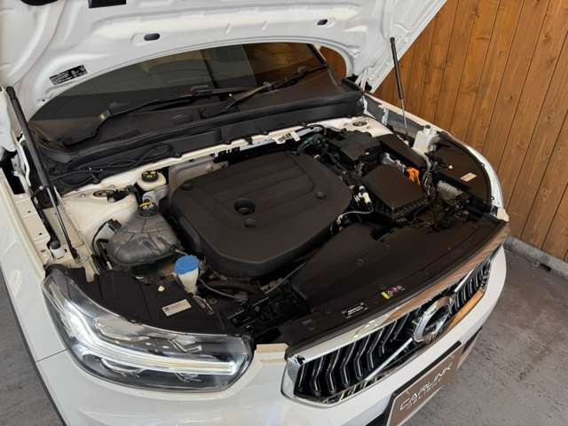 XC40 B4 AWD インスクリプション