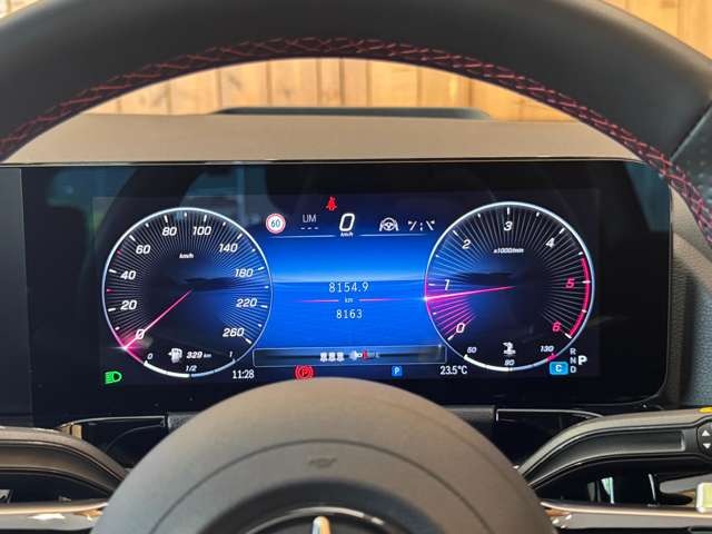 GLAクラス GLA200 d 4マチック AMGラインパッケージ