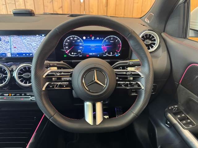 GLAクラス GLA200 d 4マチック AMGラインパッケージ