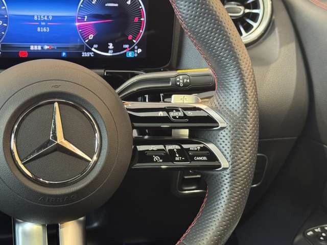 GLAクラス GLA200 d 4マチック AMGラインパッケージ