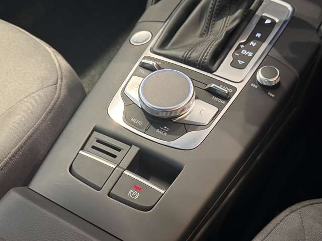 A3 スポーツバック 30 TFSI シグネチャー エディション