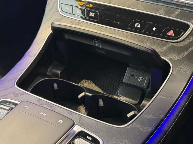 Eクラスワゴン E200 スポーツ (BSG搭載モデル)