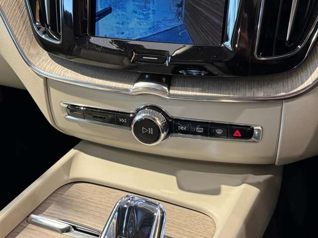 XC60 リチャージ プラグインハイブリッドT6