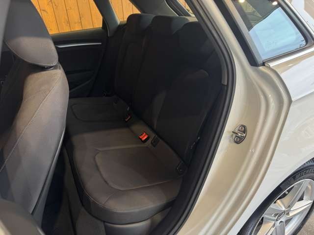 A3 スポーツバック 30 TFSI シグネチャー エディション