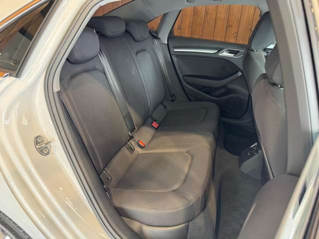 A3セダン 30 TFSI