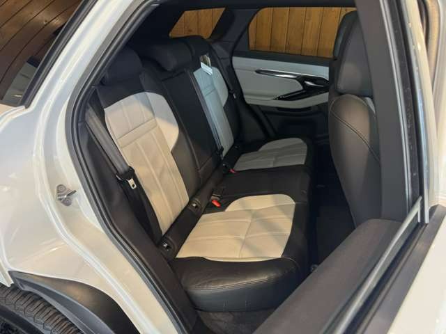 レンジローバーイヴォーク ファーストエディション 2.0L P250