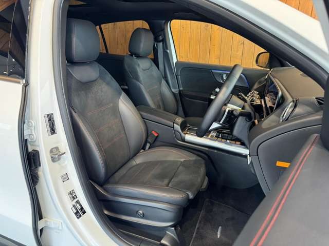 GLAクラス GLA200 d 4マチック AMGラインパッケージ