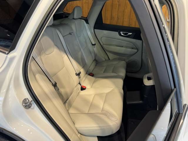 XC60 リチャージ プラグインハイブリッドT6