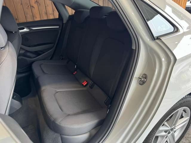 A3セダン 30 TFSI
