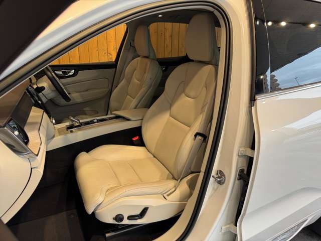 XC60 リチャージ プラグインハイブリッドT6