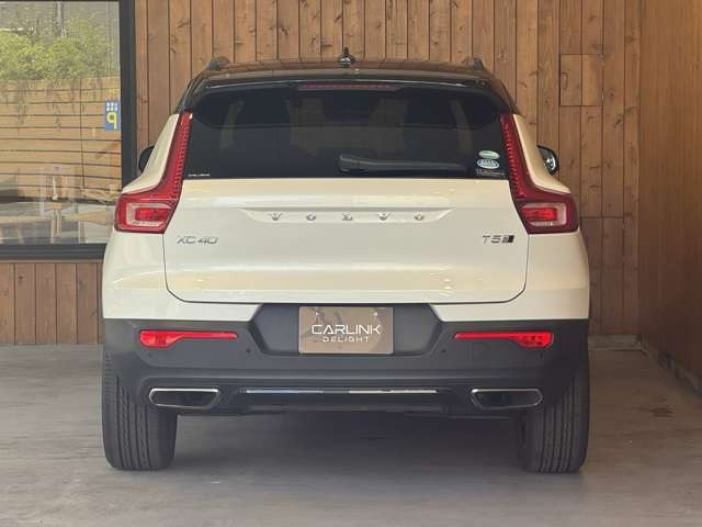 XC40 T5 AWD Rデザイン