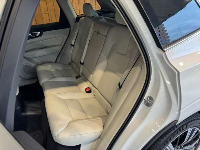 XC60 リチャージ プラグインハイブリッドT6
