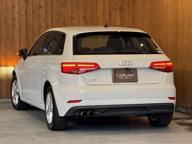 A3 スポーツバック 30 TFSI シグネチャー エディション
