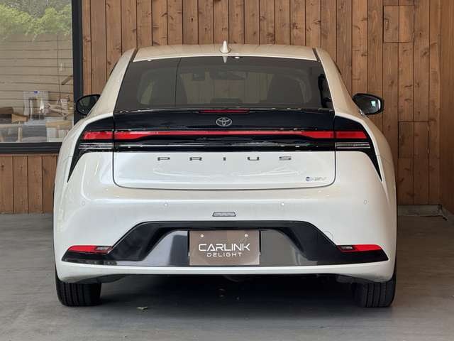 プリウス 2.0 Z E-Four