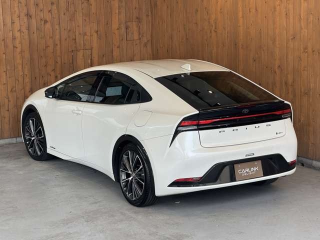 プリウス 2.0 Z E-Four
