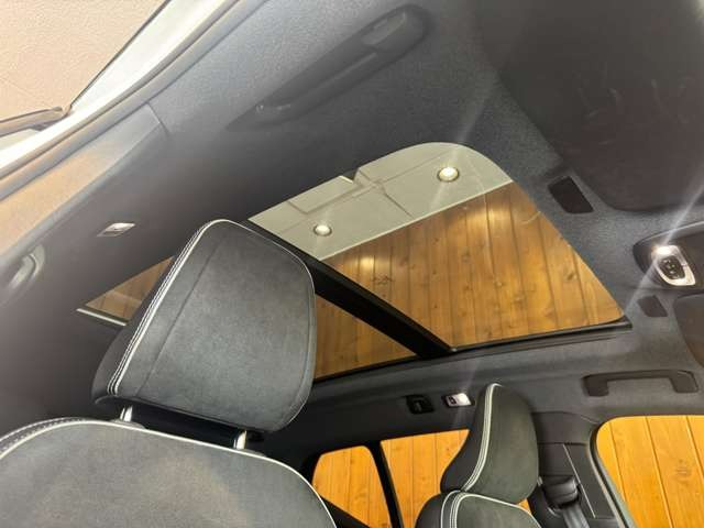 XC40 T5 AWD Rデザイン