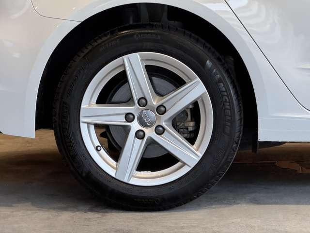 A3 スポーツバック 30 TFSI シグネチャー エディション