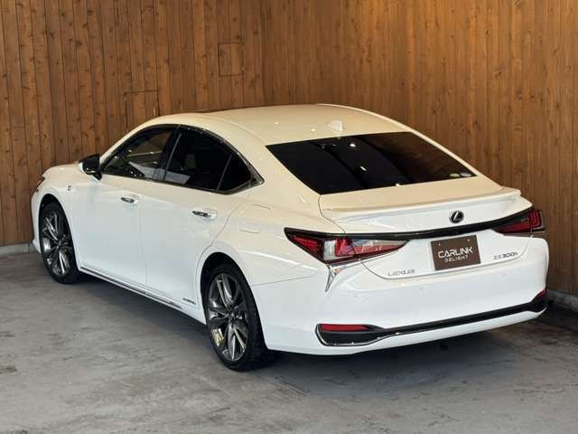 ES 300h Fスポーツ