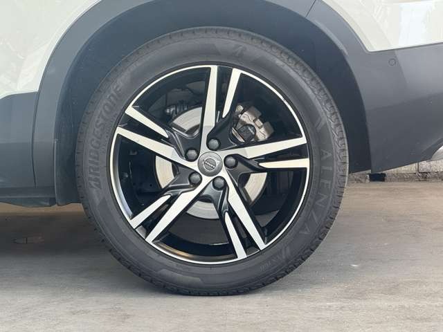 XC40 T5 AWD Rデザイン